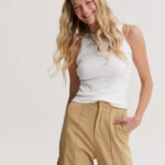 SLEEVELESS RIBBED TOP